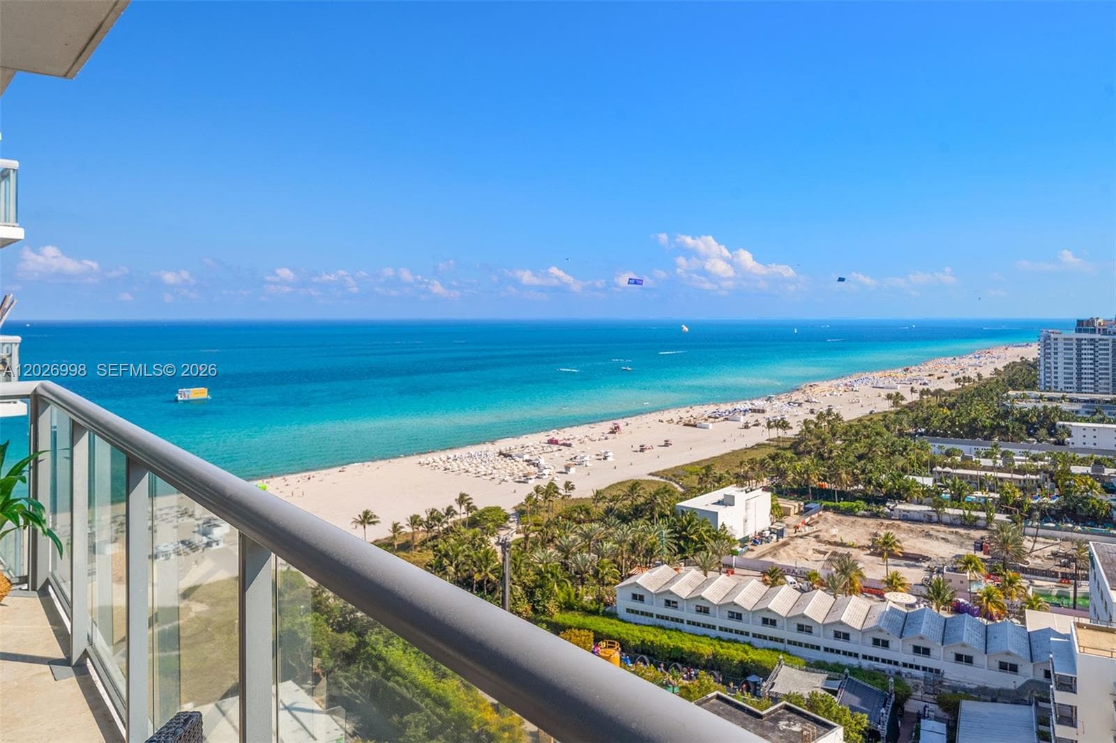 A12026998 — Miami Beach — 32