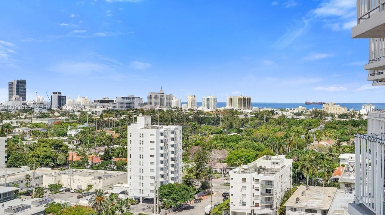 A12027085 — Miami Beach — 4