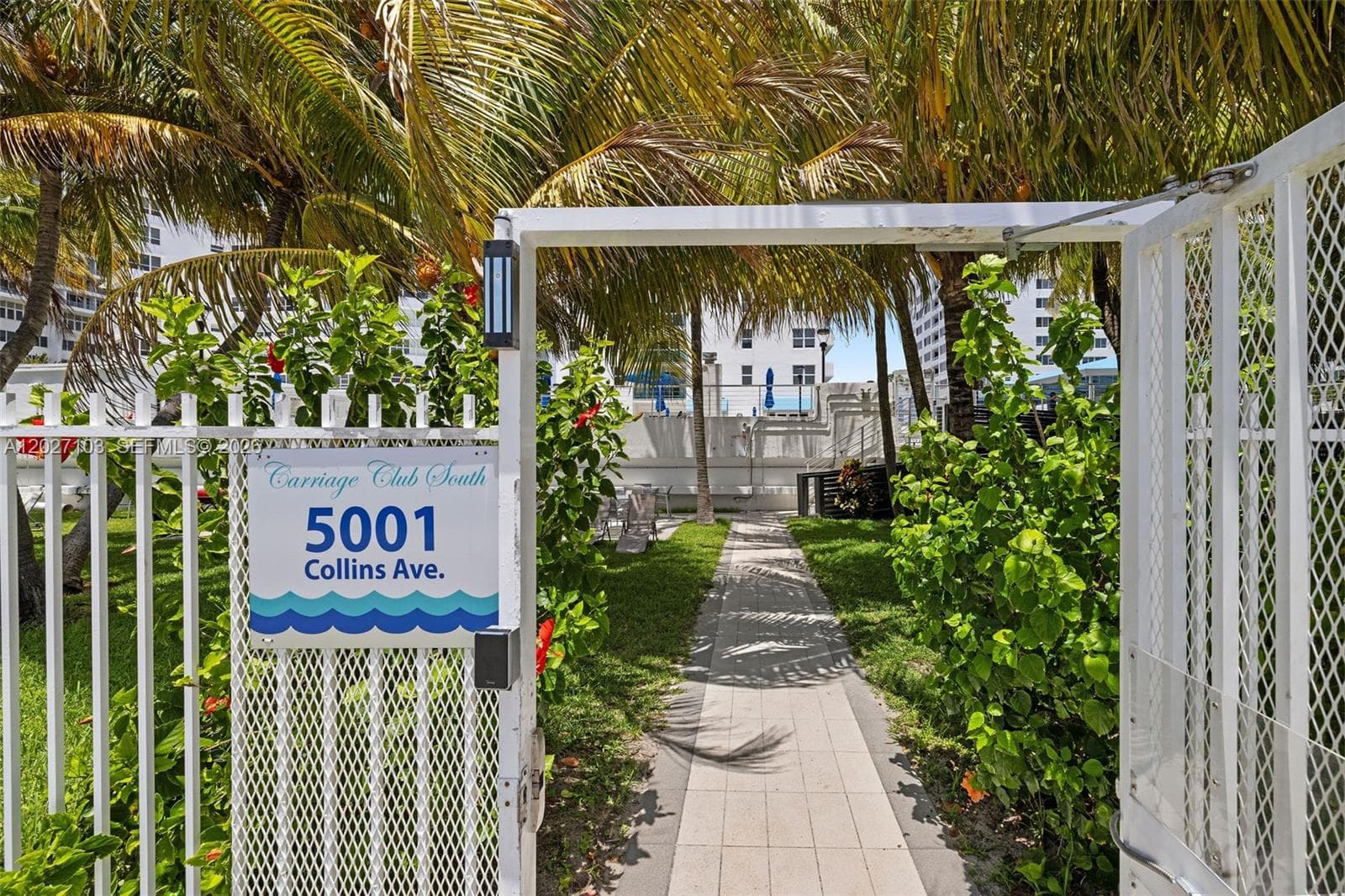 A12027103 — Miami Beach — 21
