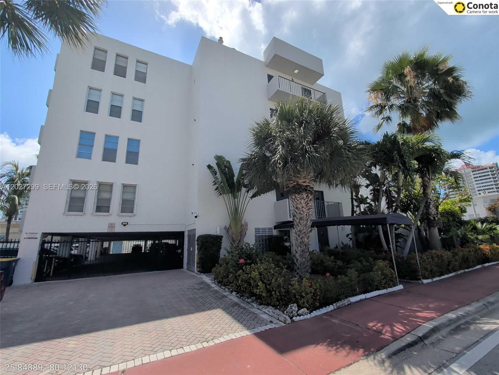 A12027299 — Miami Beach — 3