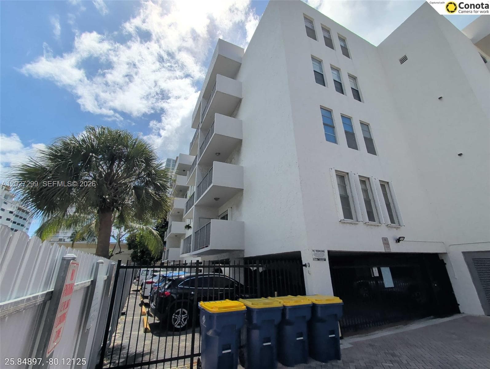 A12027299 — Miami Beach — 4