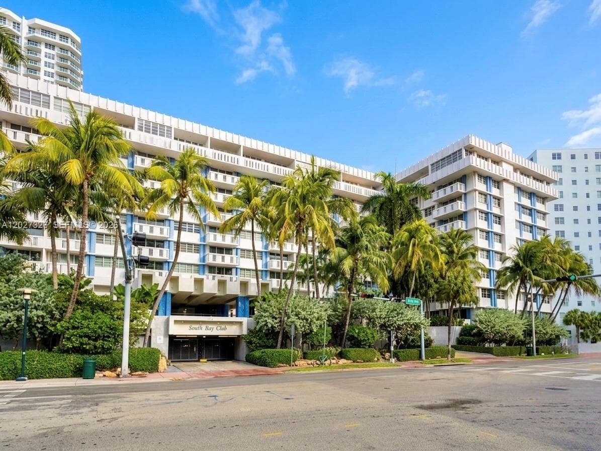 A12027326 — Miami Beach — 12