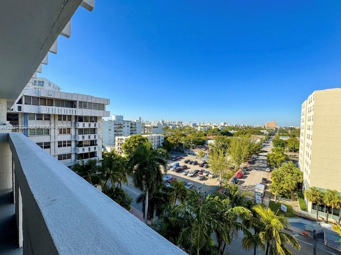 A12027326 — Miami Beach — 8