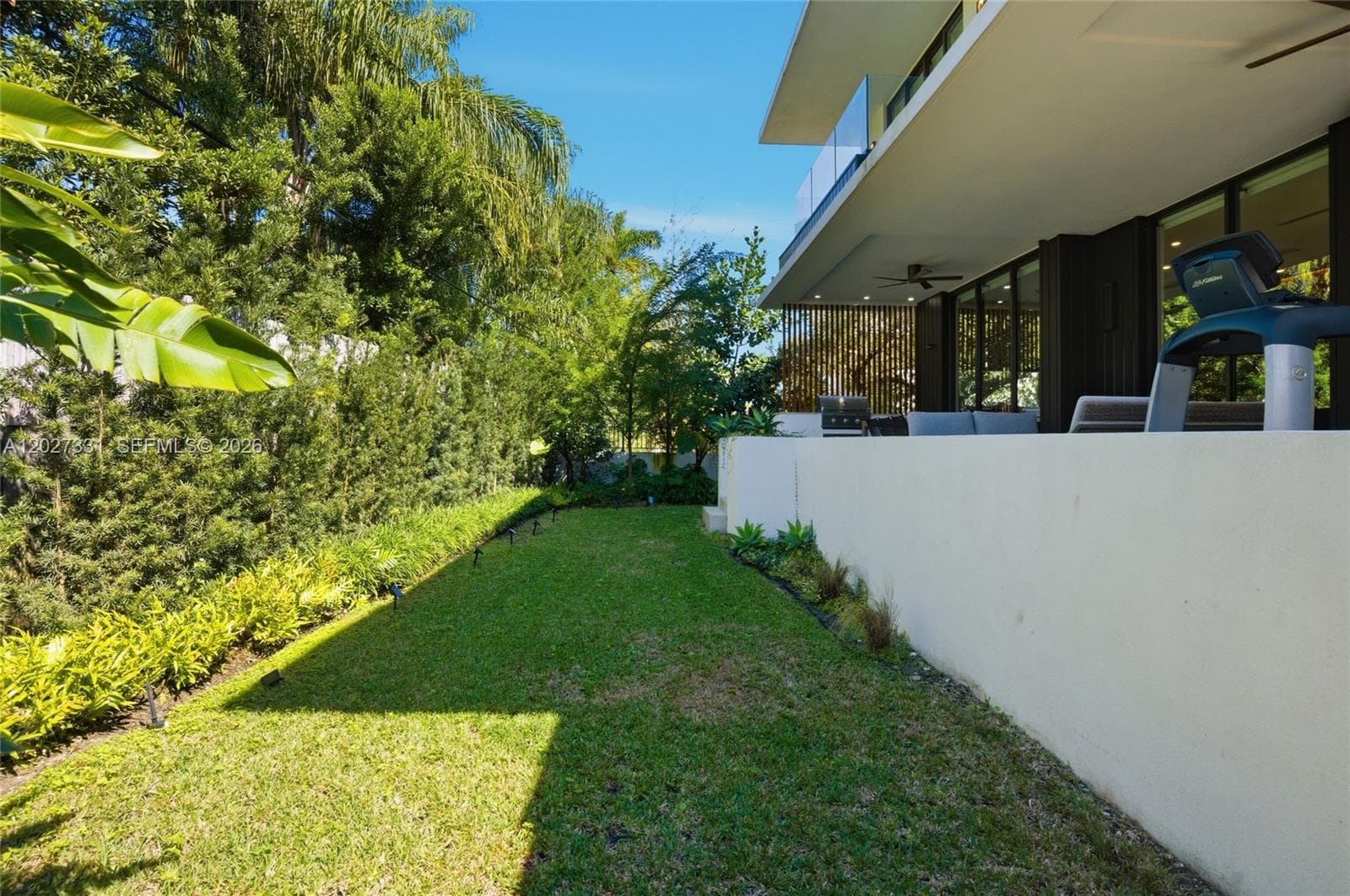 A12027331 — Miami Beach — 49