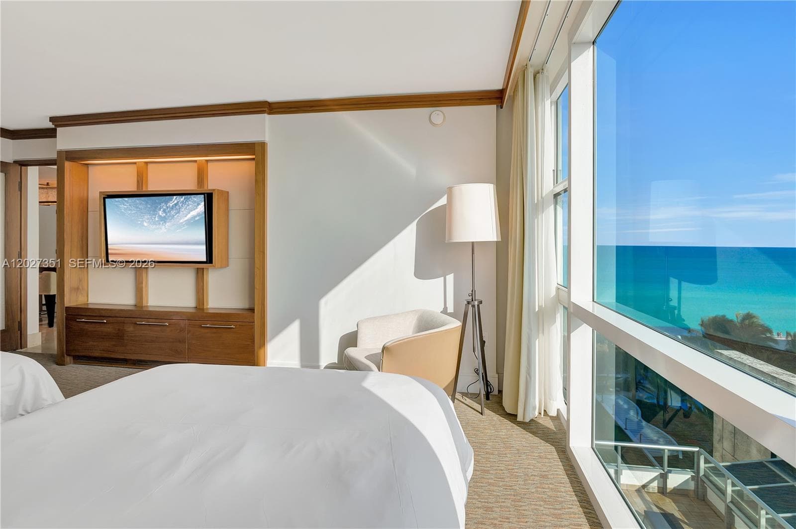 A12027351 — Miami Beach