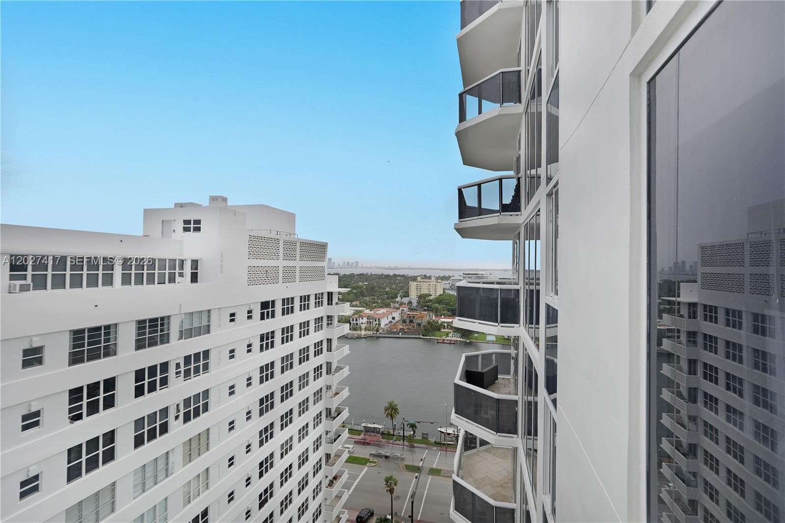 A12027417 — Miami Beach — 8