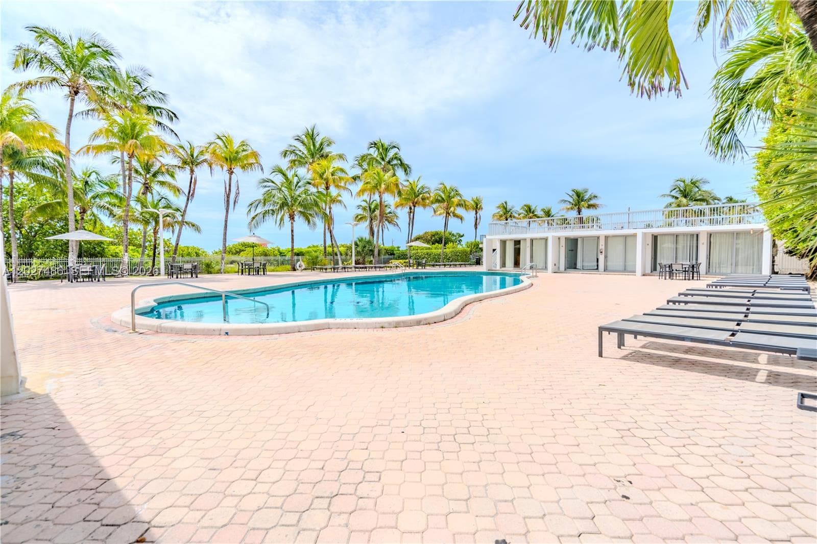 A12027486 — Miami Beach — 42