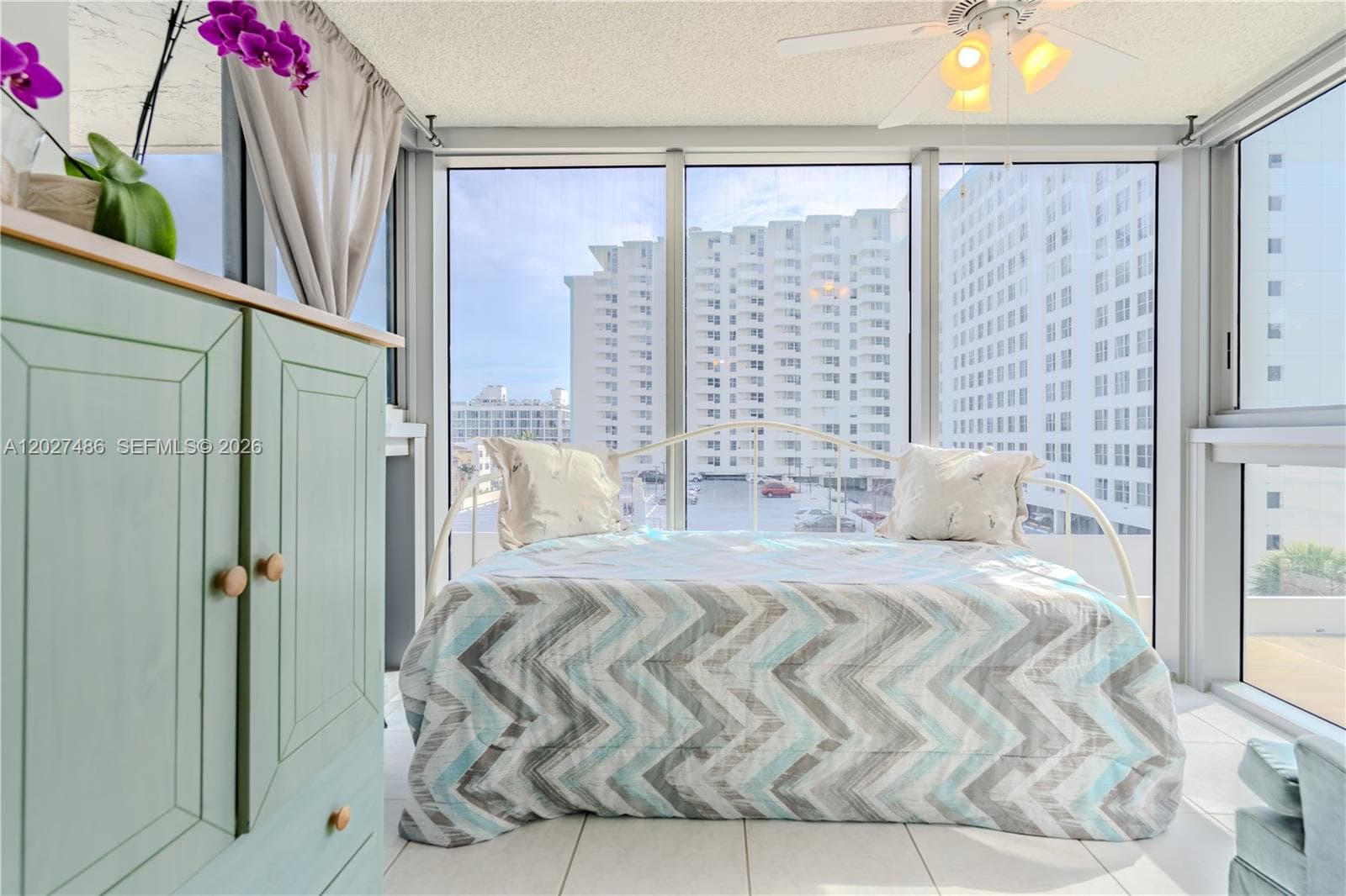 A12027486 — Miami Beach — 19