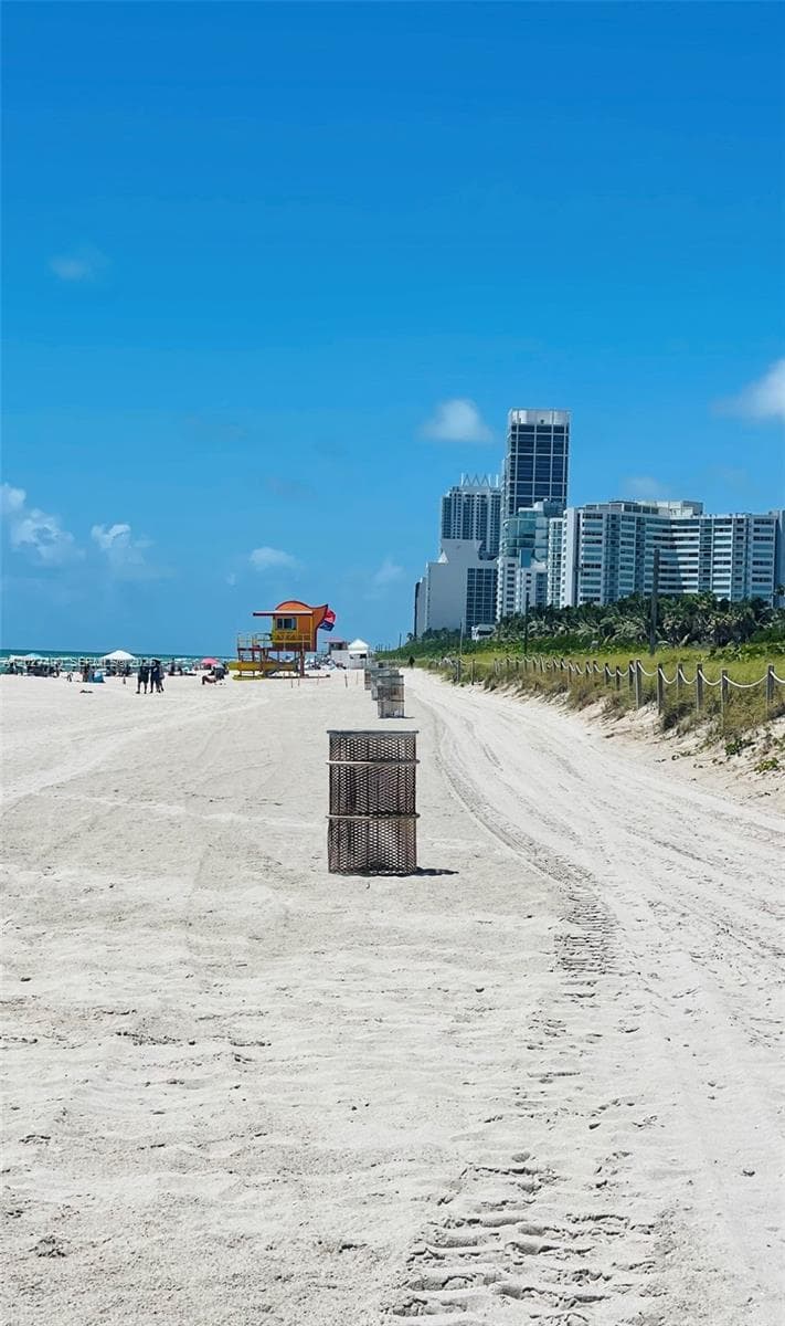 A12027490 — Miami Beach — 34