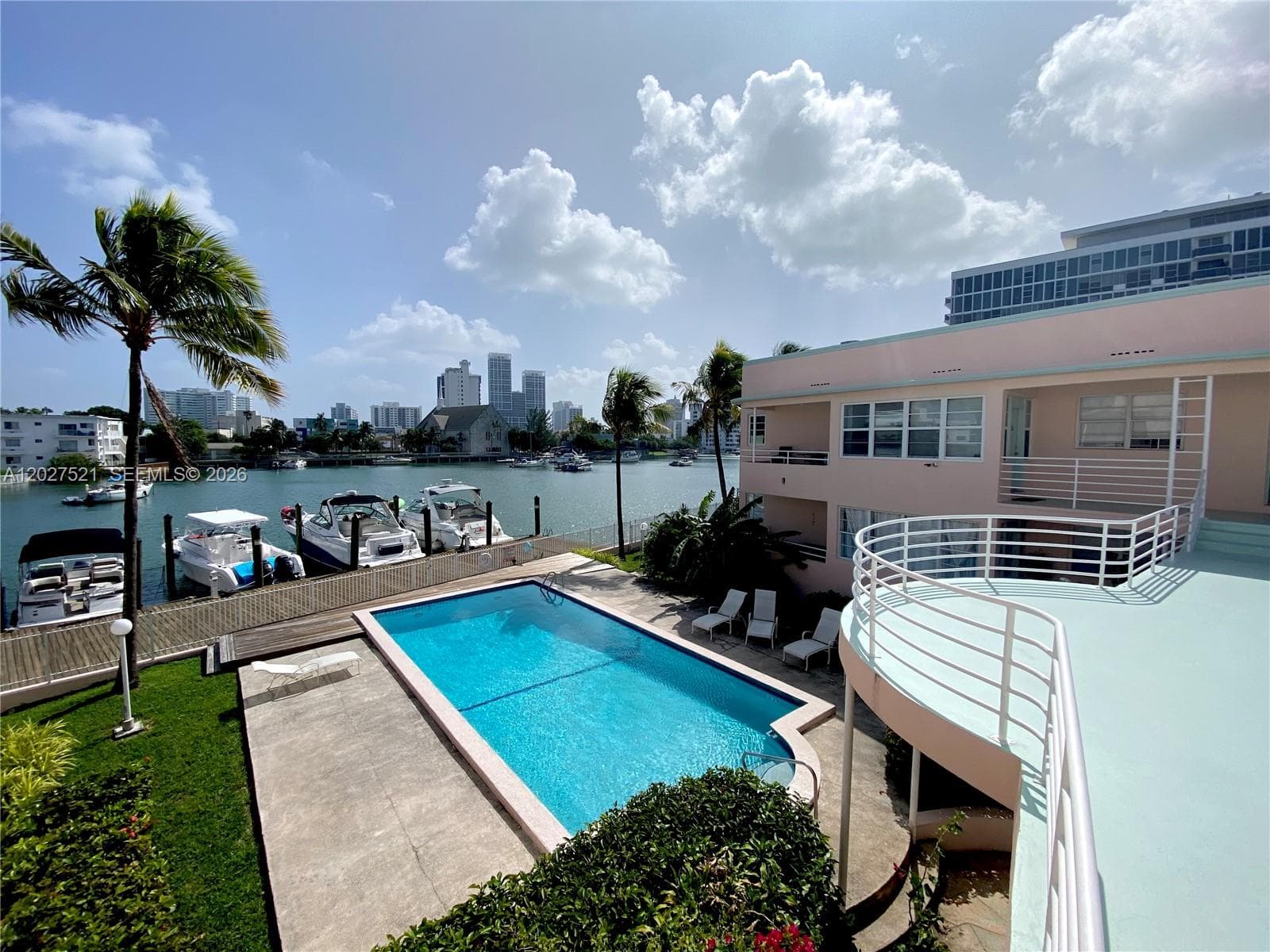 A12027521 — Miami Beach — 16