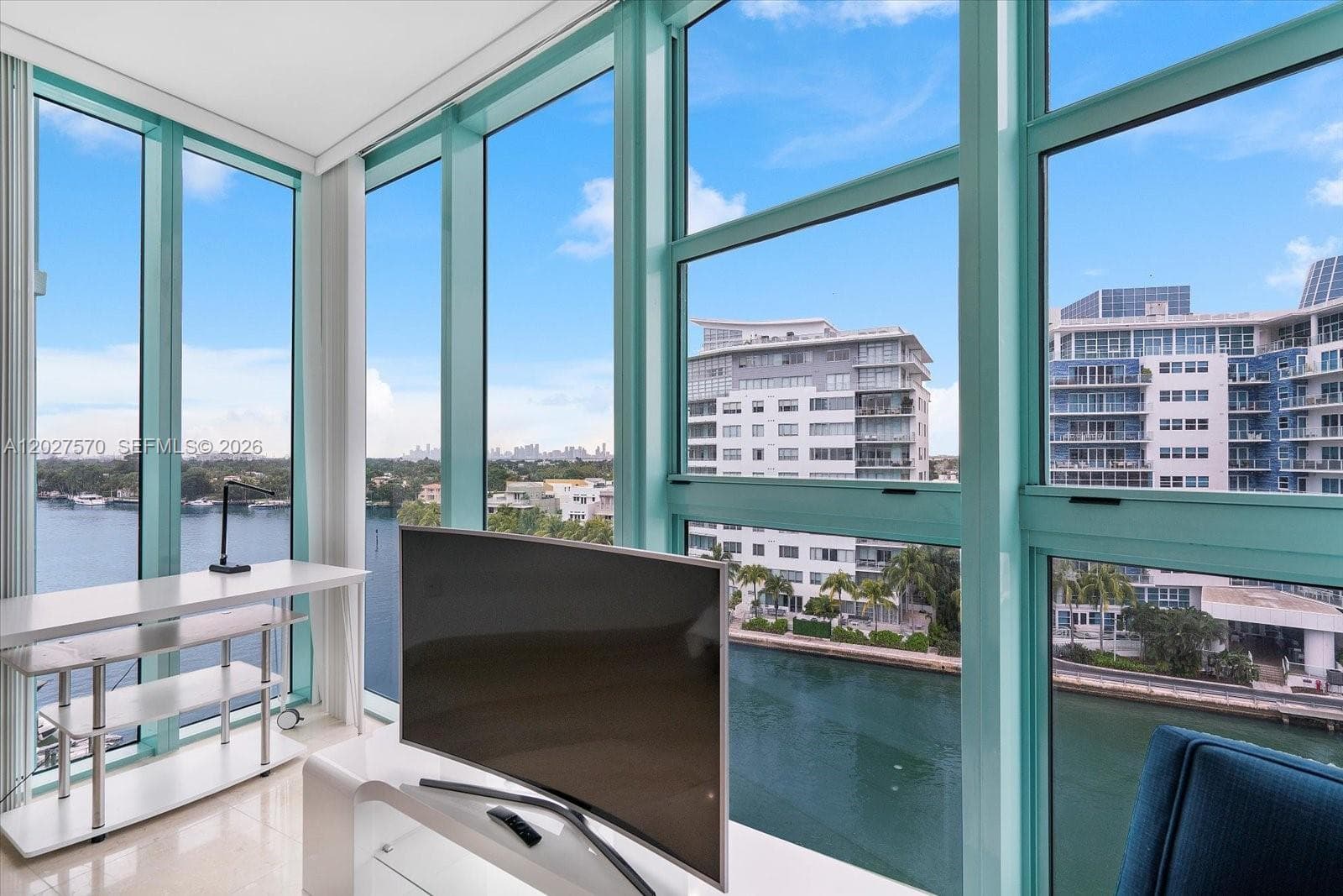 A12027570 — Miami Beach — 18