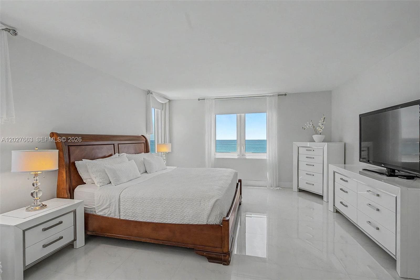 A12027663 — Miami Beach — 13