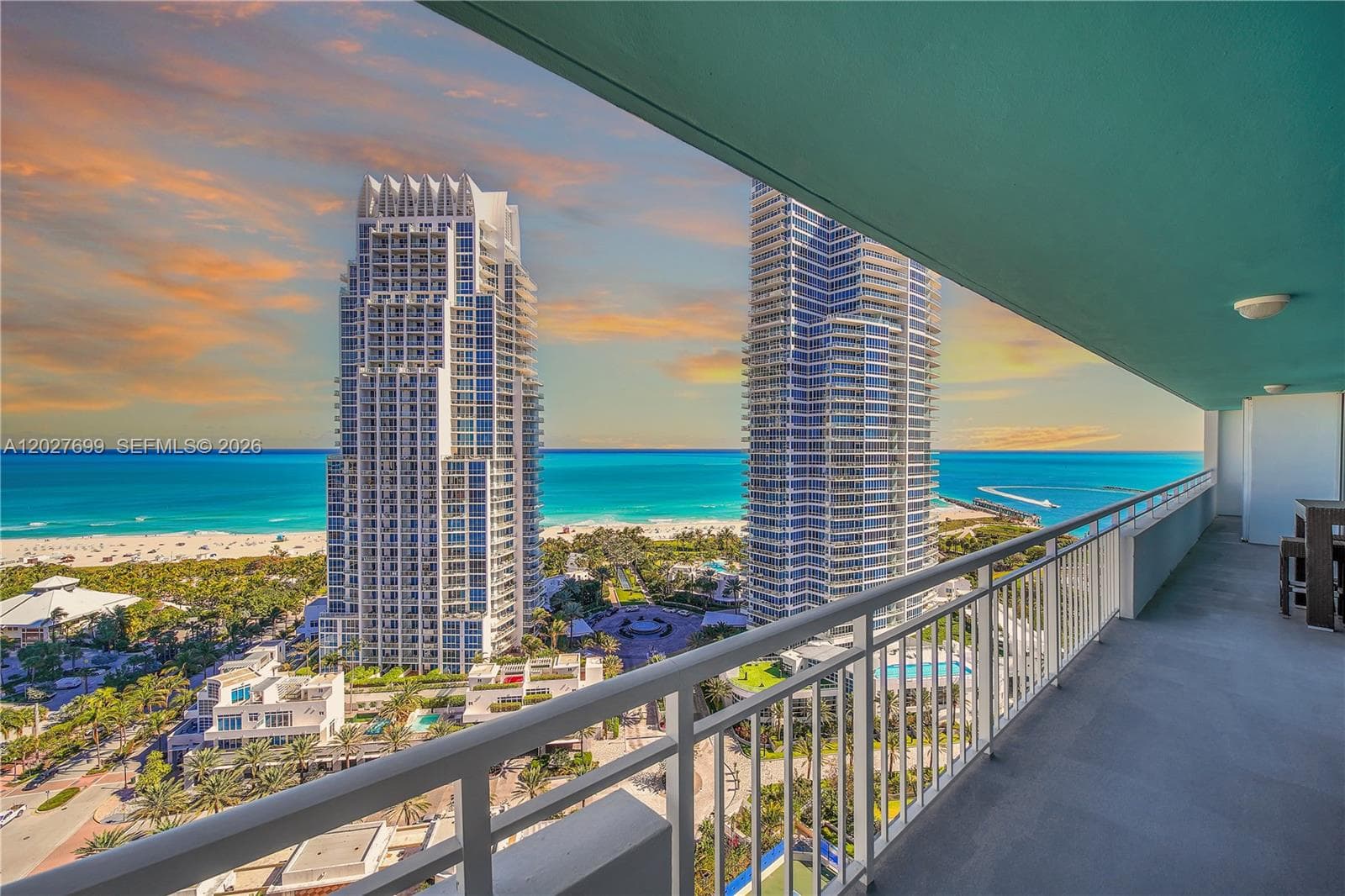A12027699 — Miami Beach — 27