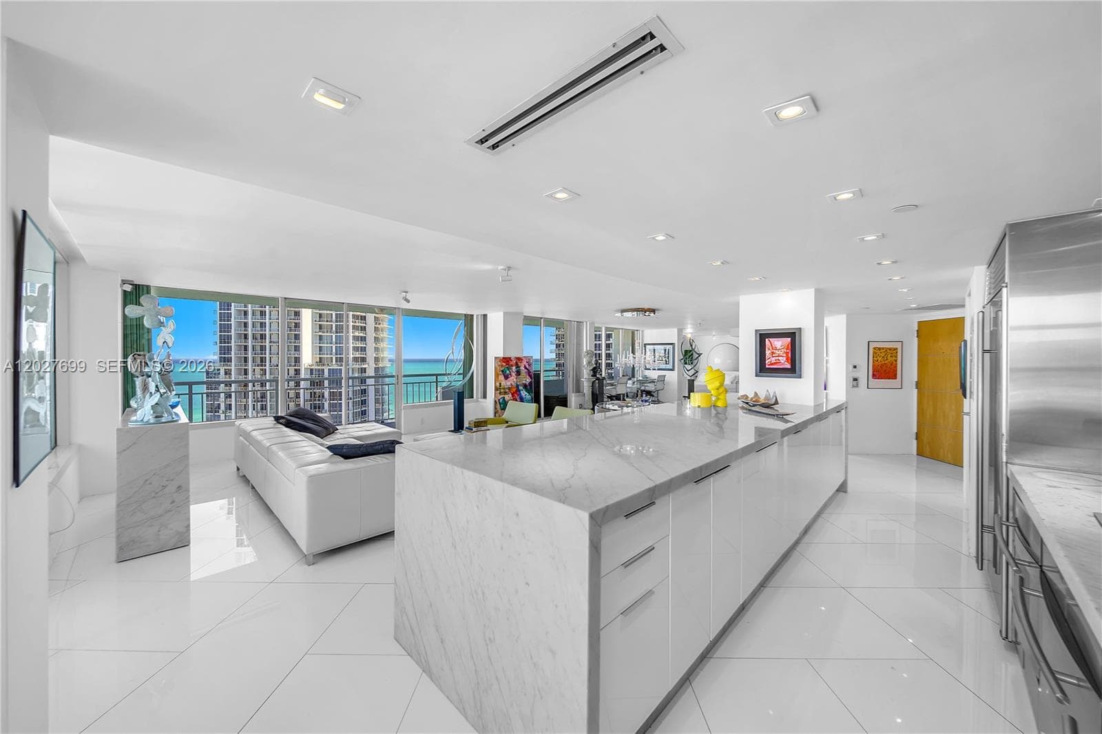 A12027699 — Miami Beach — 14