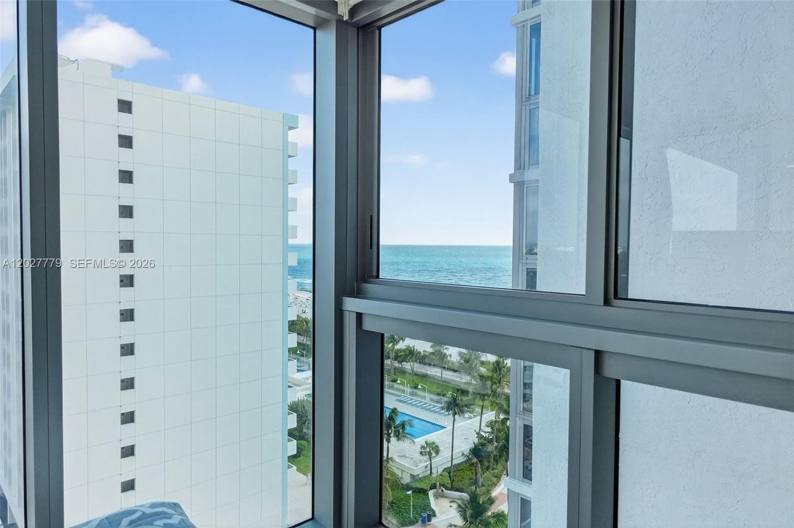 A12027779 — Miami Beach — 18