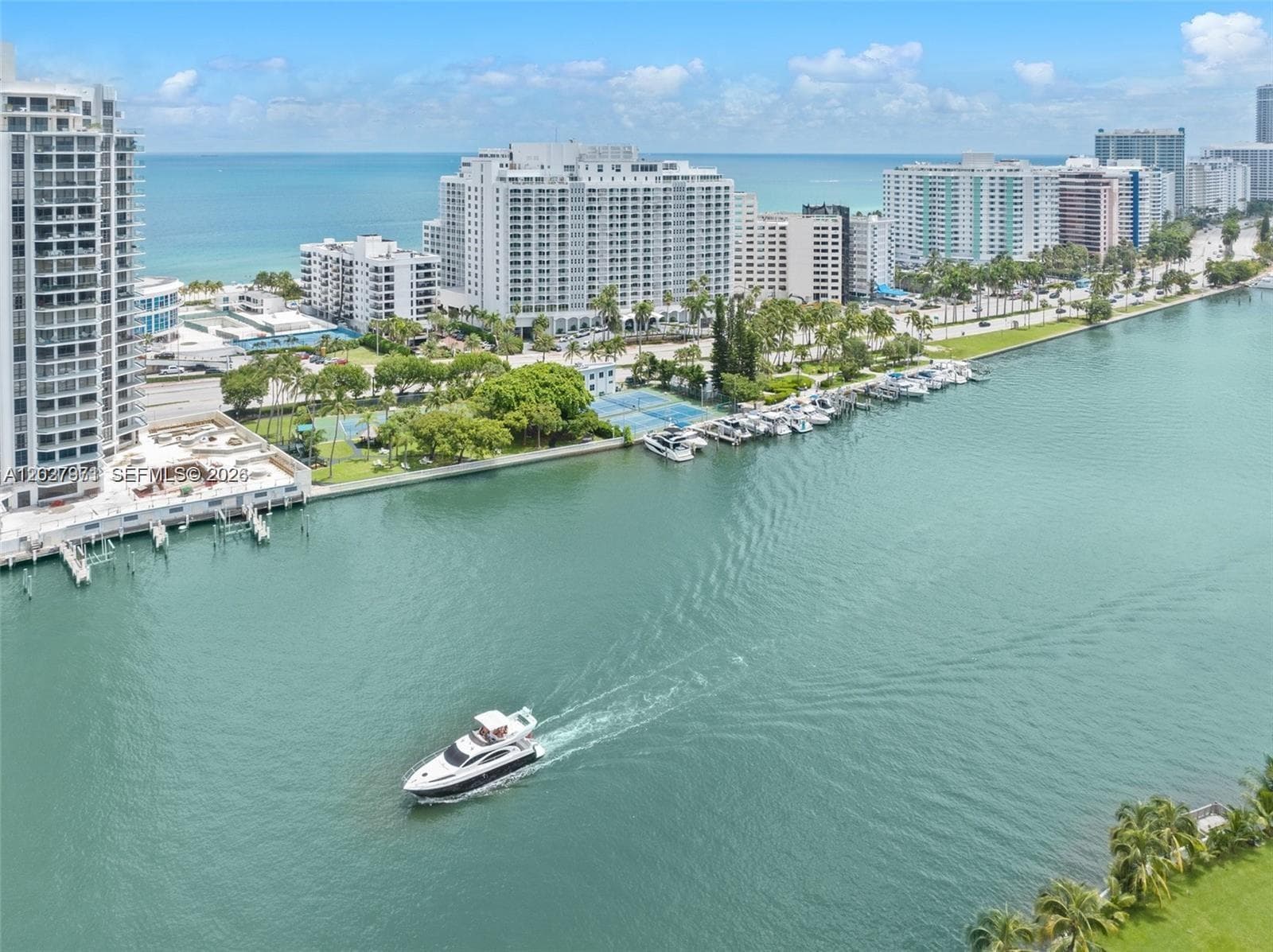 A12027971 — Miami Beach
