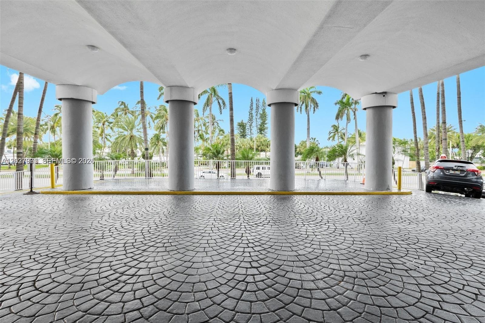 A12027971 — Miami Beach — 35