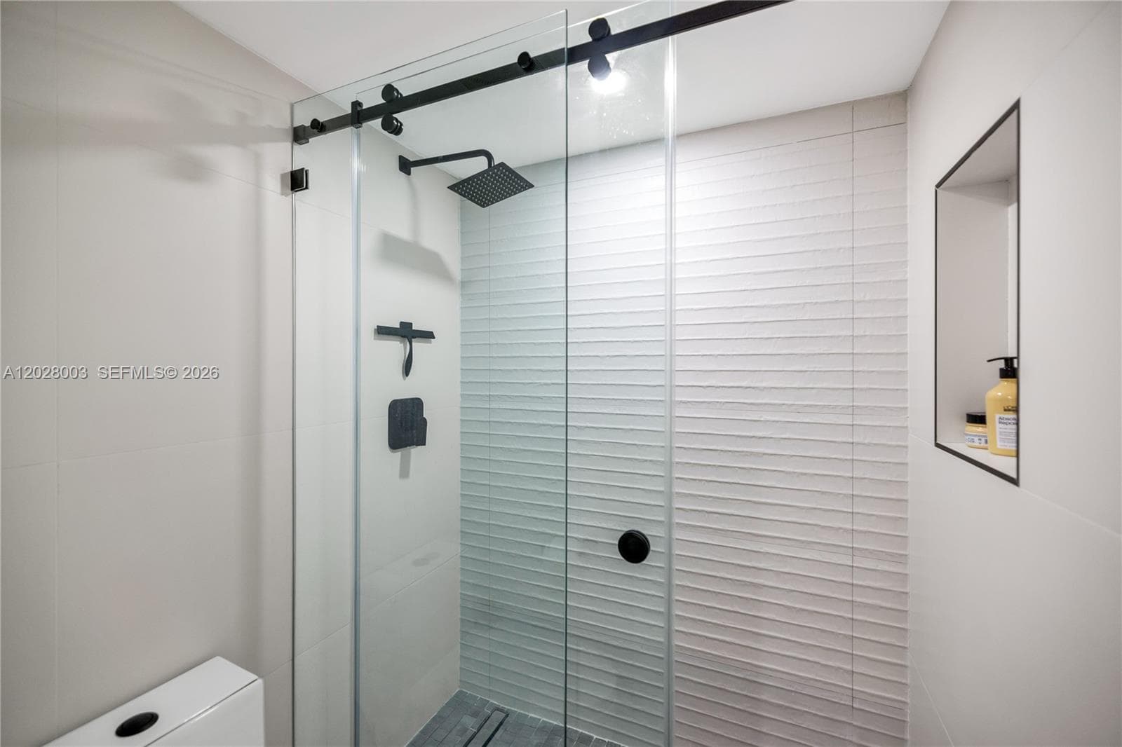 A12028003 — Miami Beach — 14