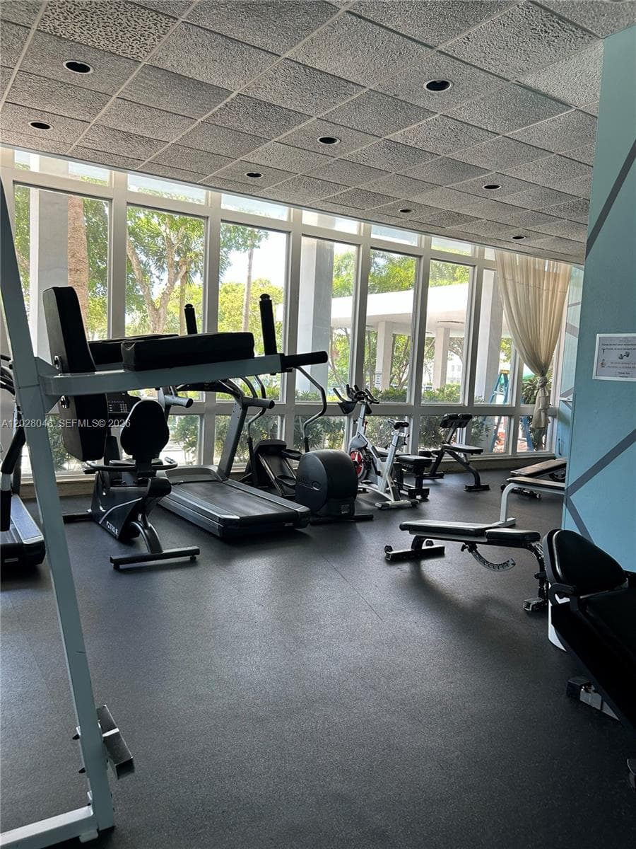 A12028048 — Miami Beach — 10