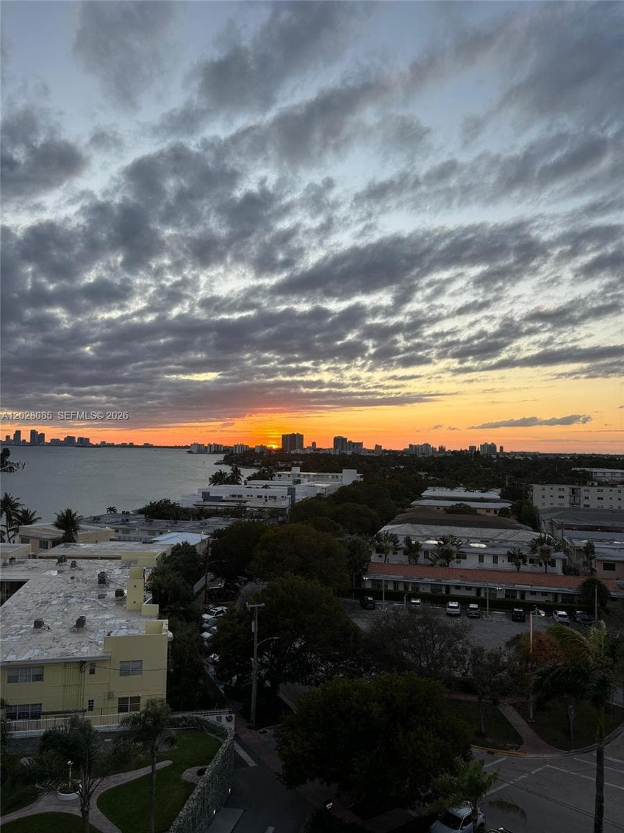 A12028085 — Miami Beach