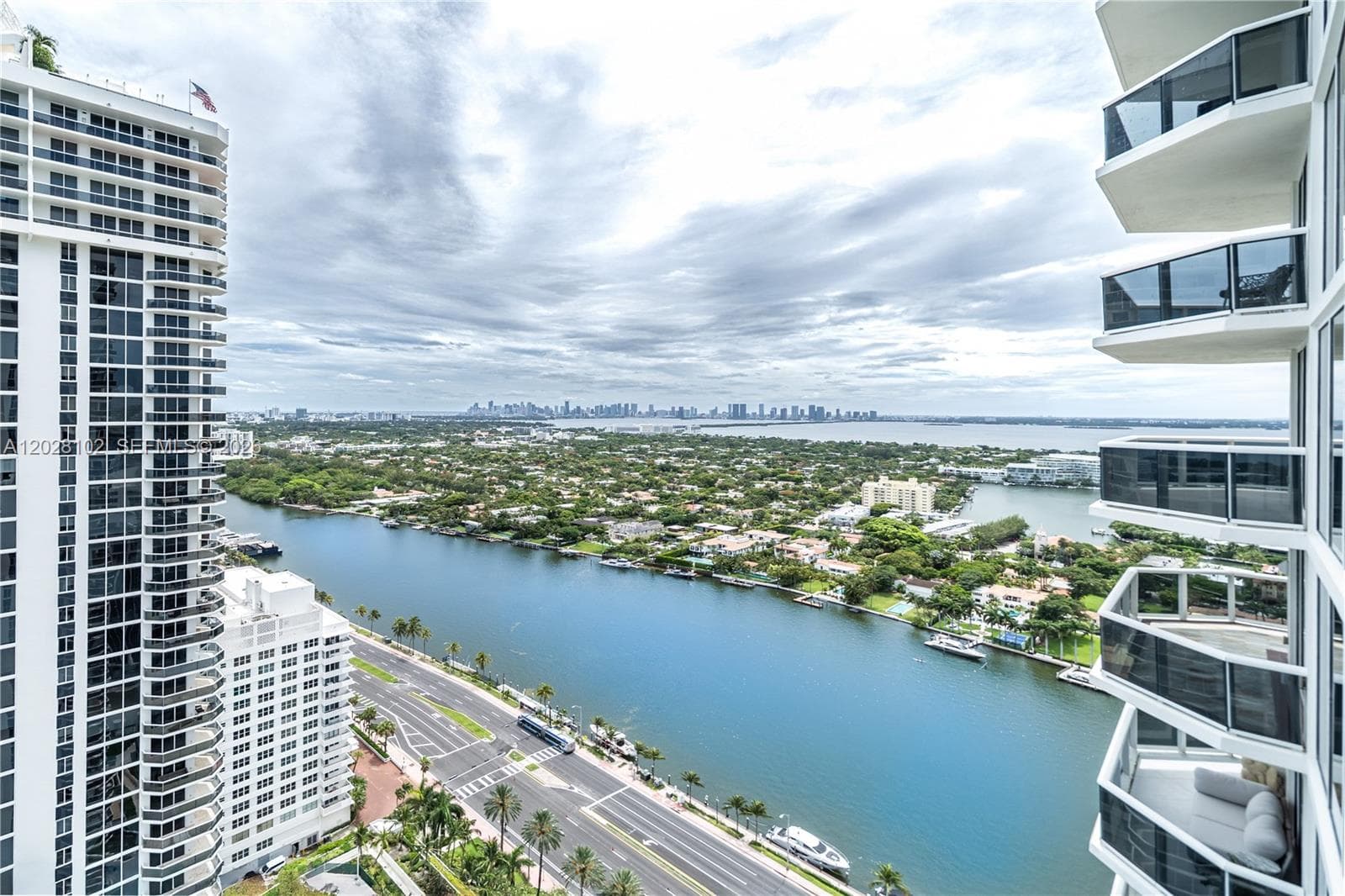A12028102 — Miami Beach — 3