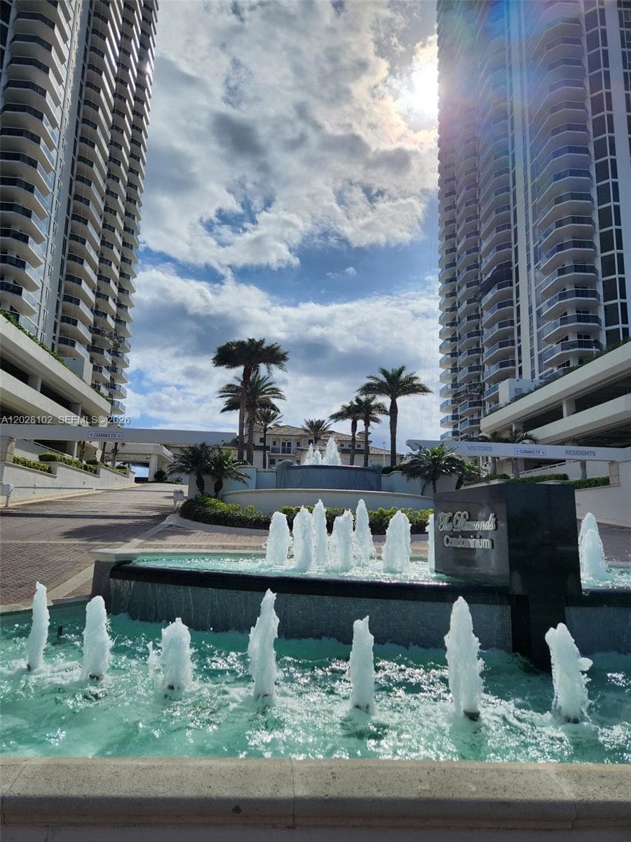 A12028102 — Miami Beach — 67