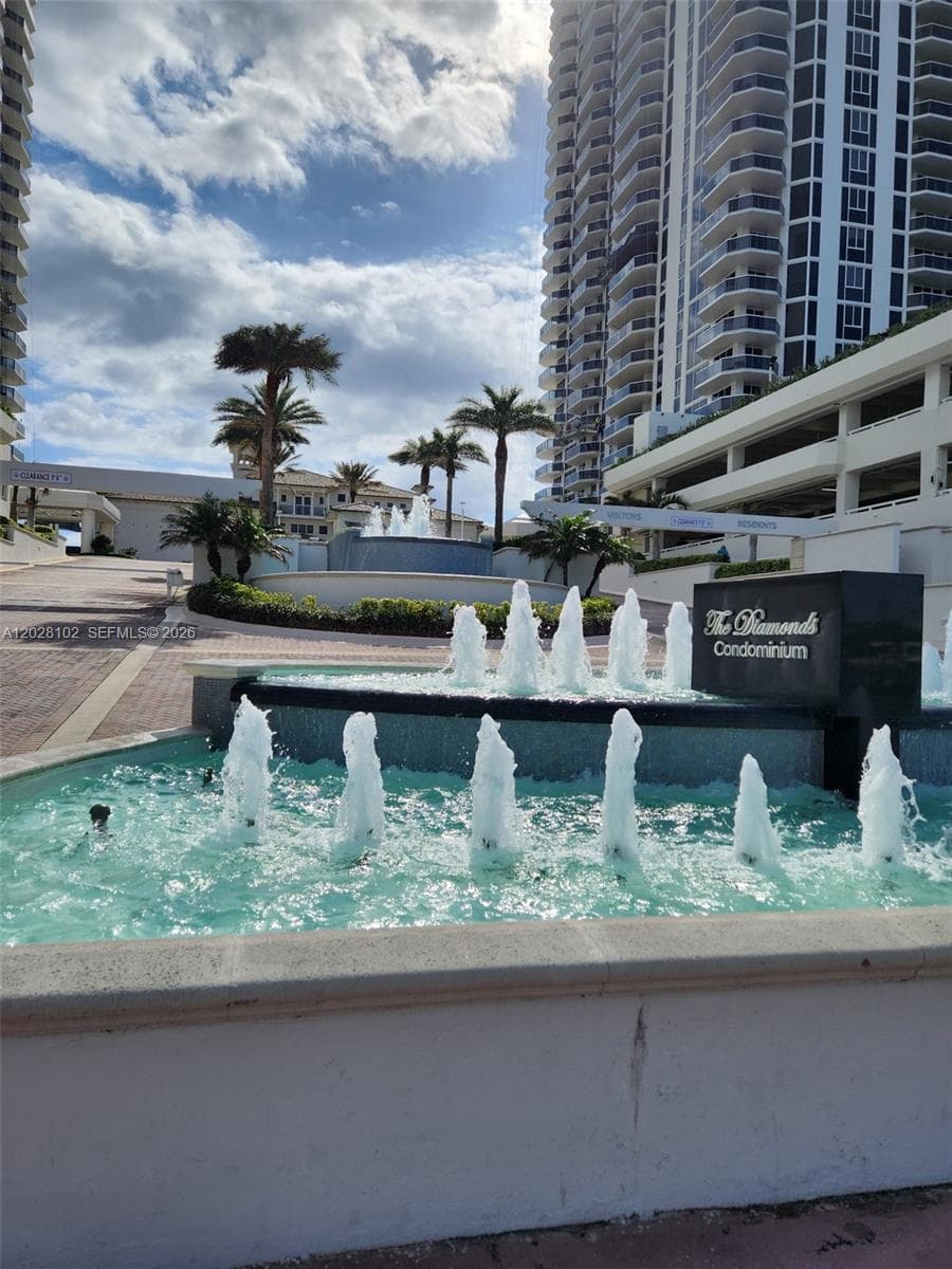 A12028102 — Miami Beach — 66