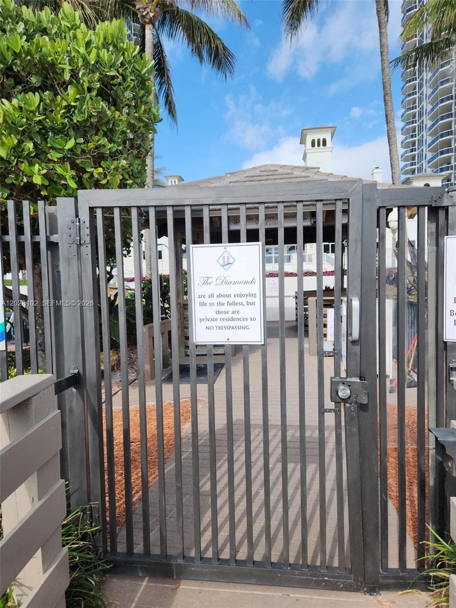 A12028102 — Miami Beach — 61