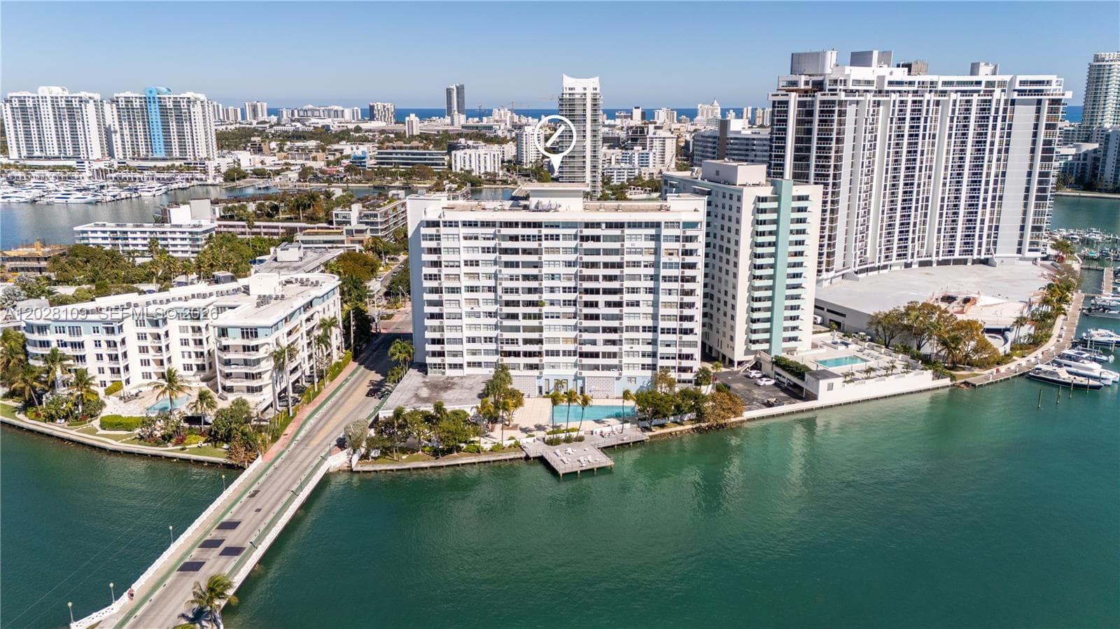 A12028109 — Miami Beach — 46