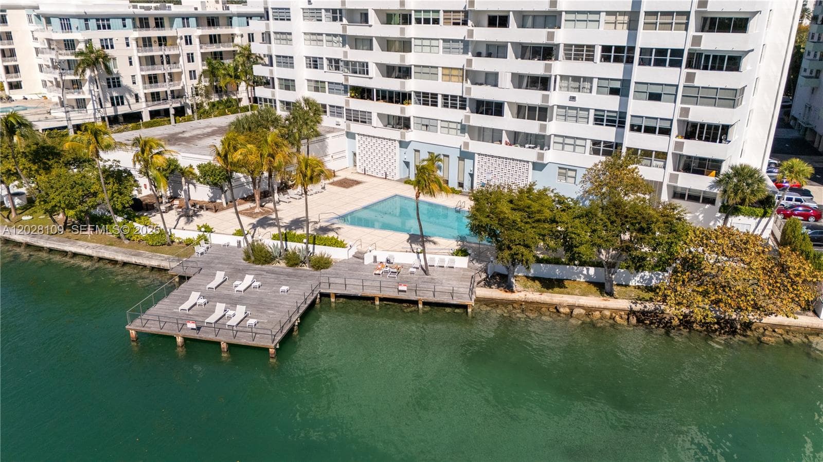 A12028109 — Miami Beach — 49