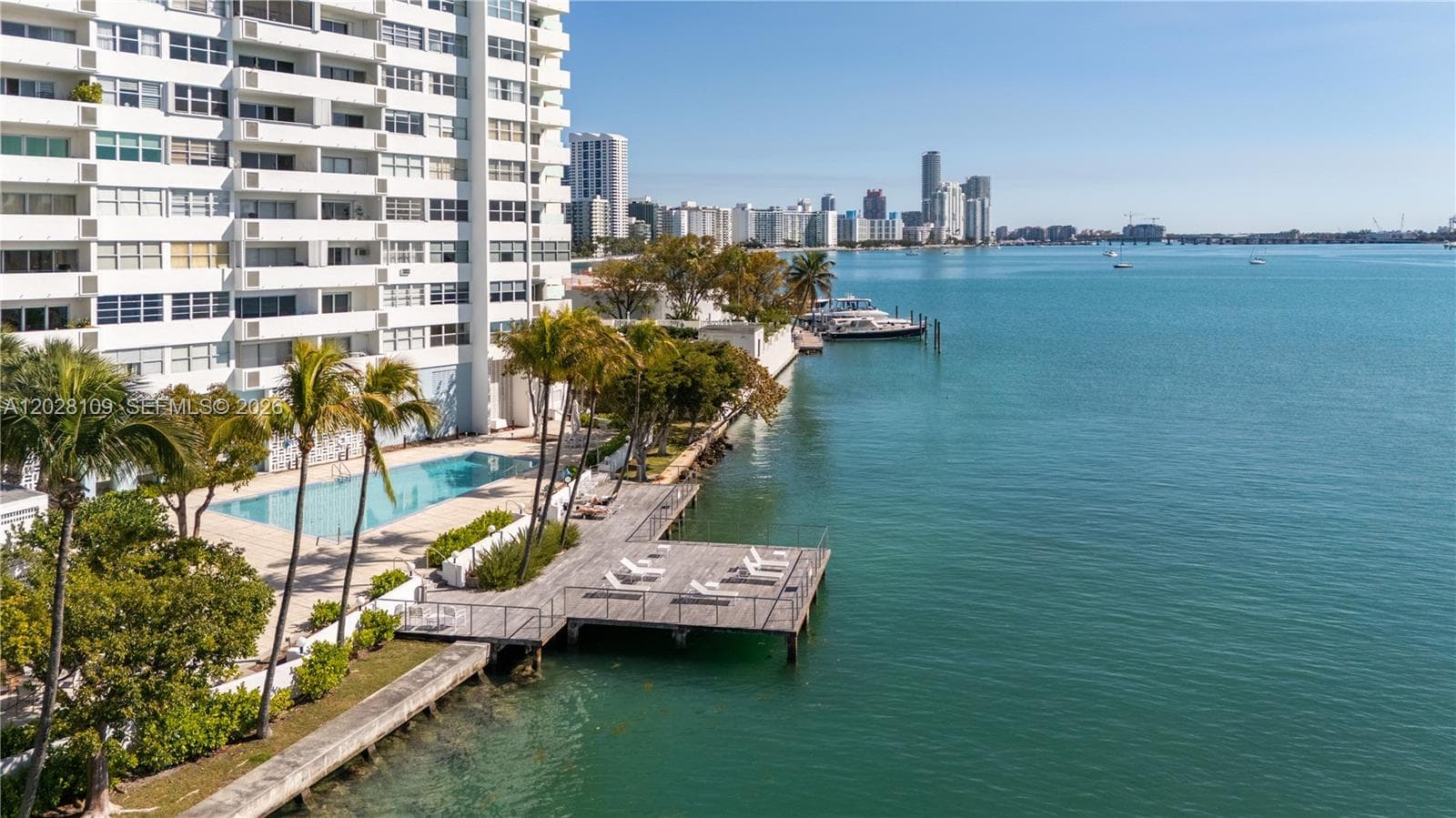 A12028109 — Miami Beach — 51