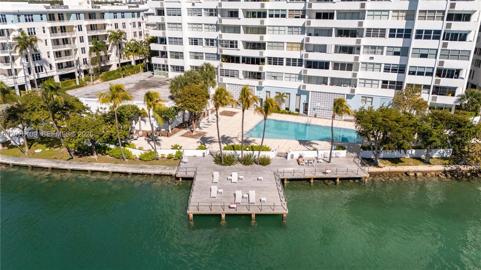 A12028109 — Miami Beach — 50