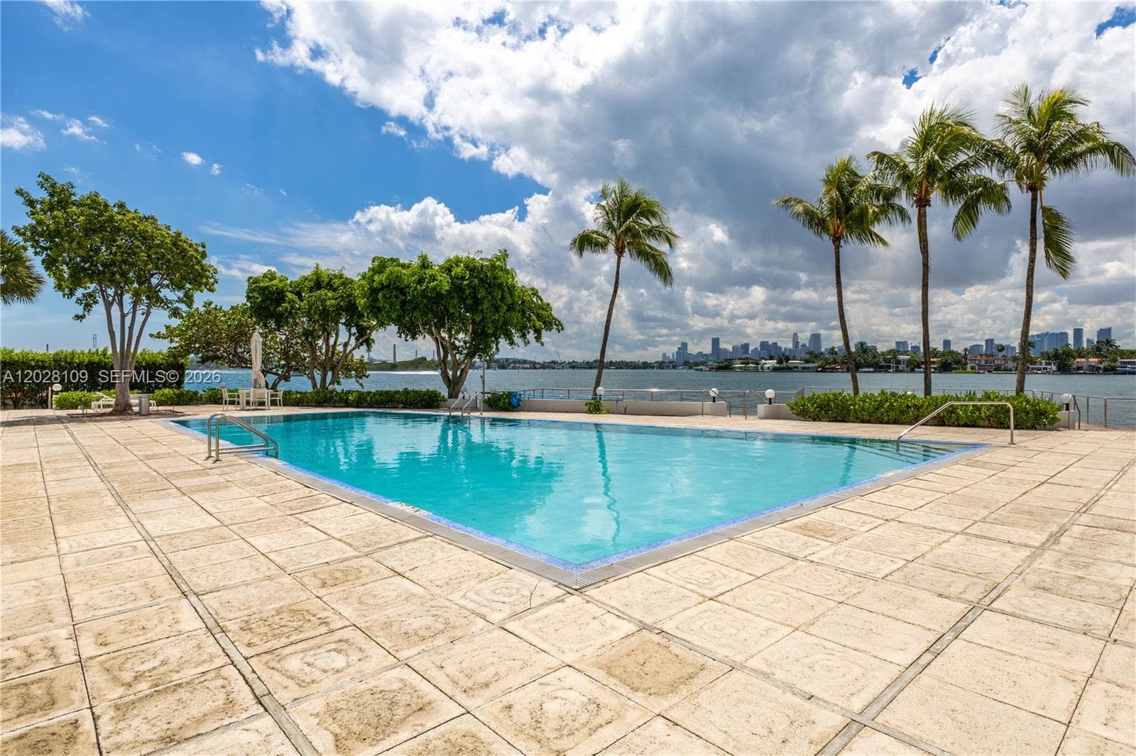 A12028109 — Miami Beach — 31