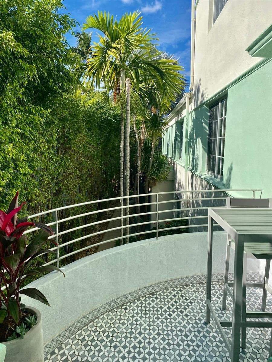B26034929 — Miami Beach — 27
