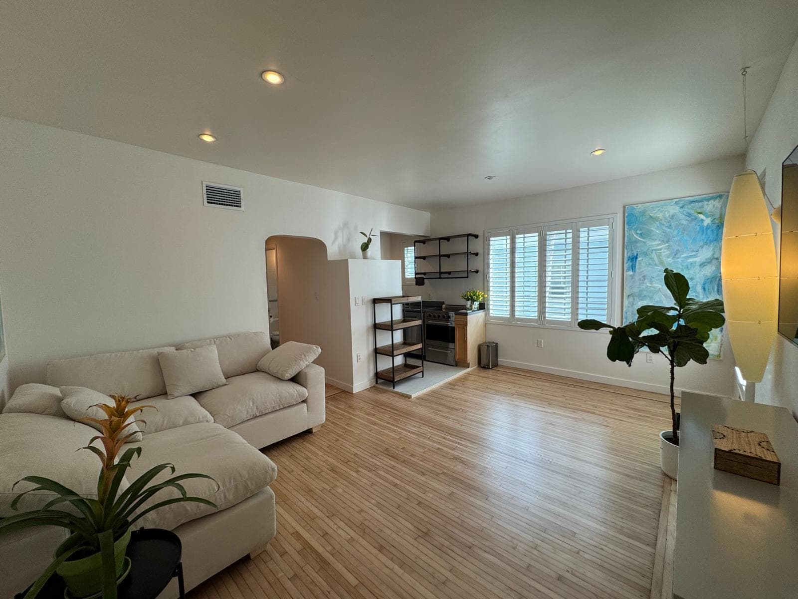 B26034929 — Miami Beach — 10