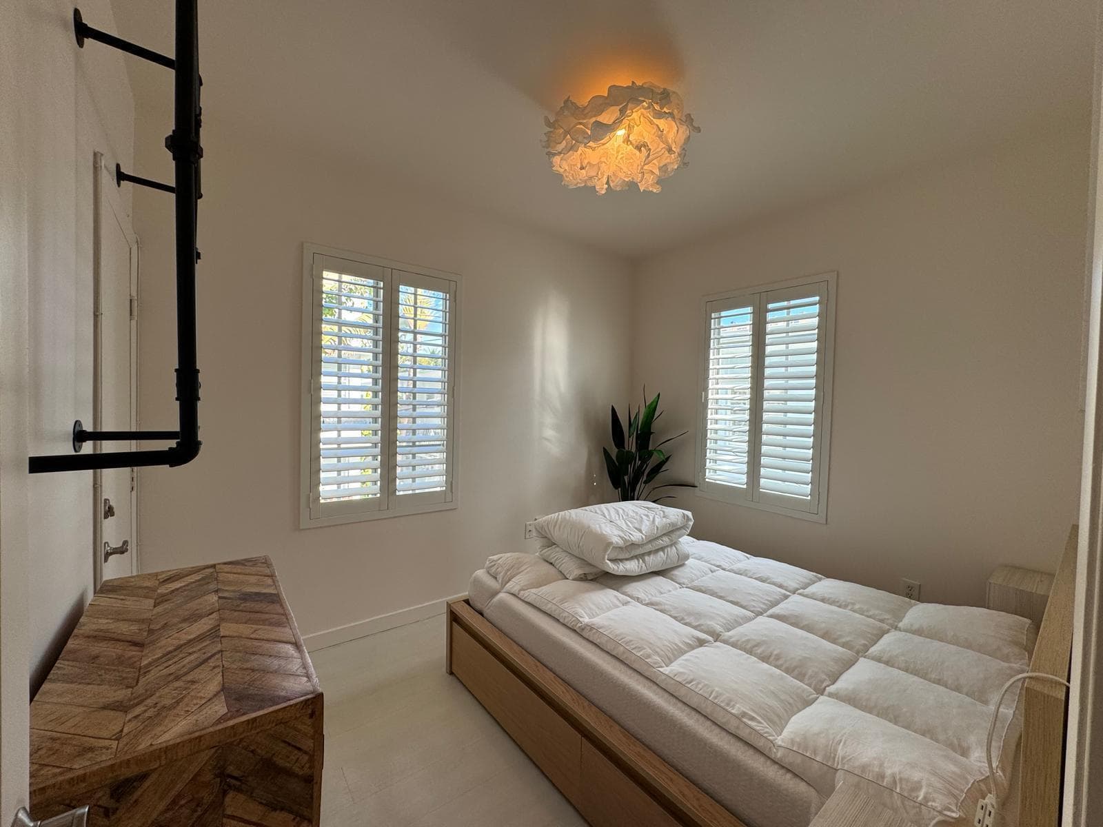 B26034929 — Miami Beach — 33