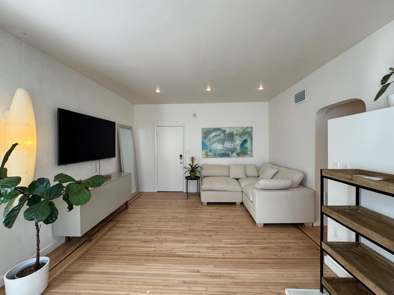 B26034929 — Miami Beach — 15