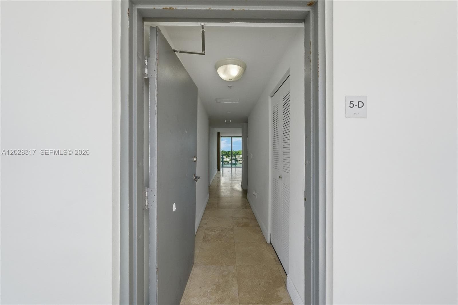 A12028317 — Miami Beach — 27