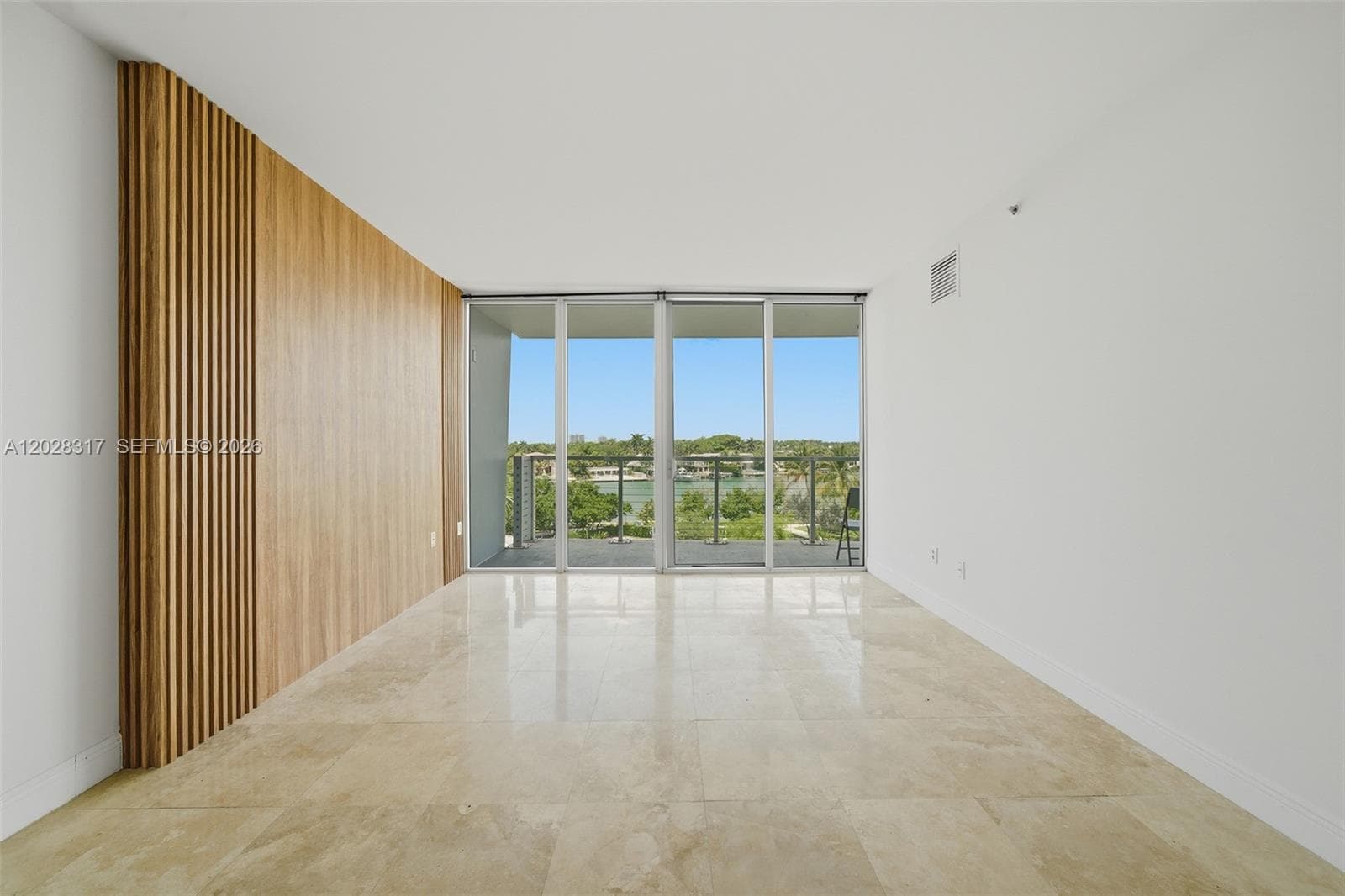 A12028317 — Miami Beach — 3
