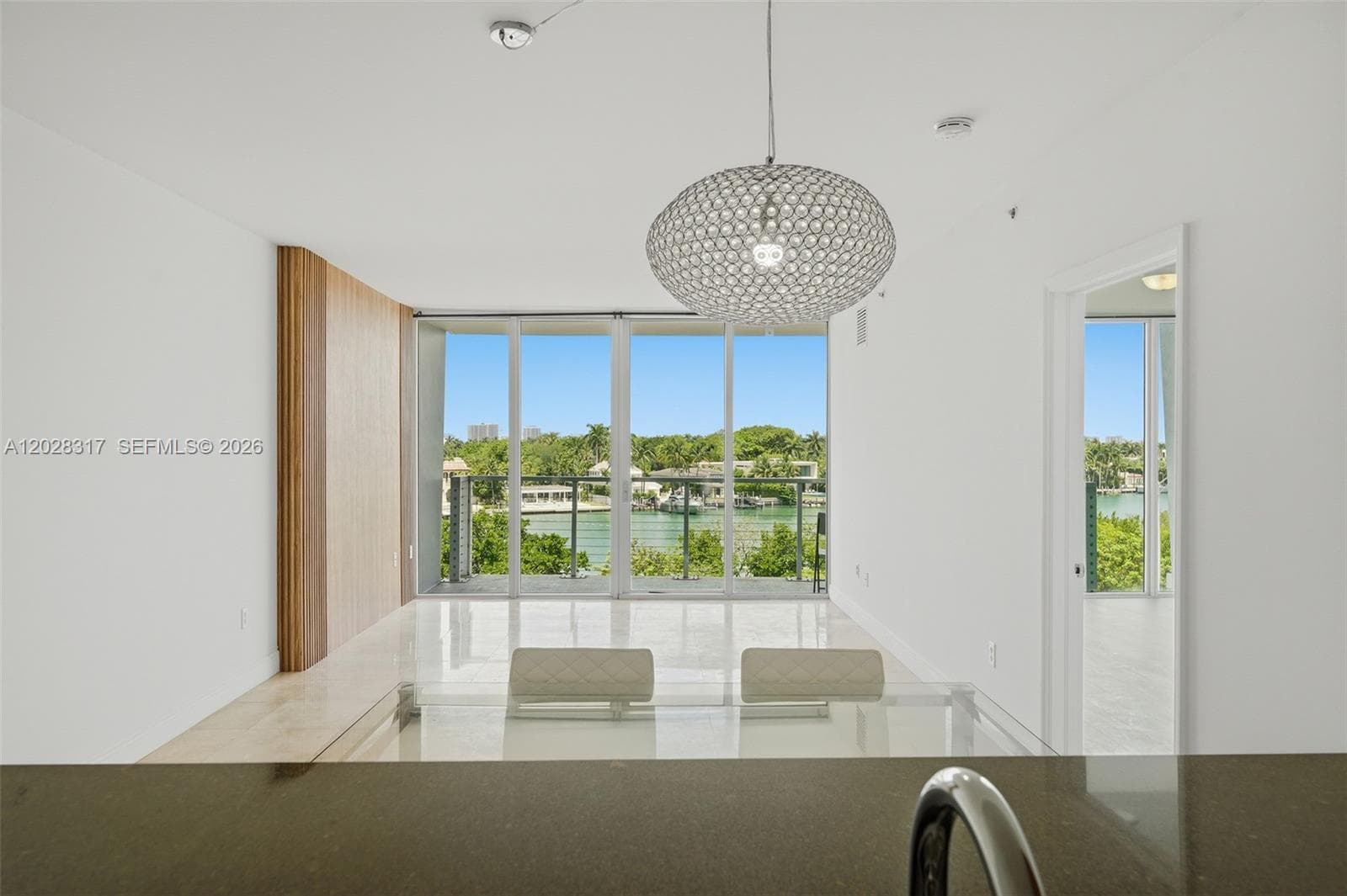 A12028317 — Miami Beach