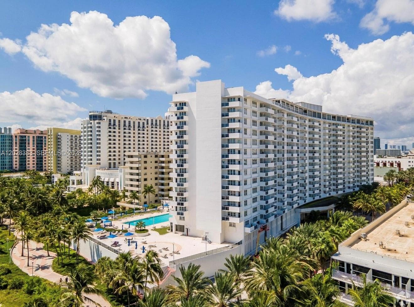 A12028383 — Miami Beach — 32