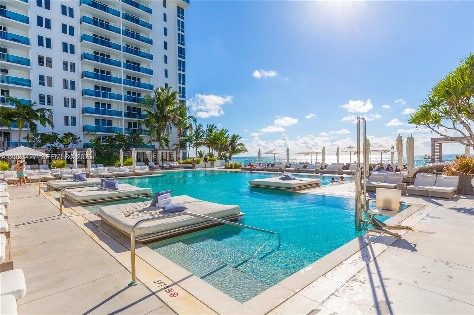A12028427 — Miami Beach — 37