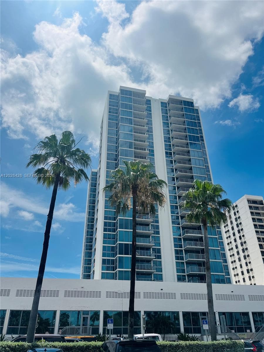 A12028428 — Miami Beach — 21