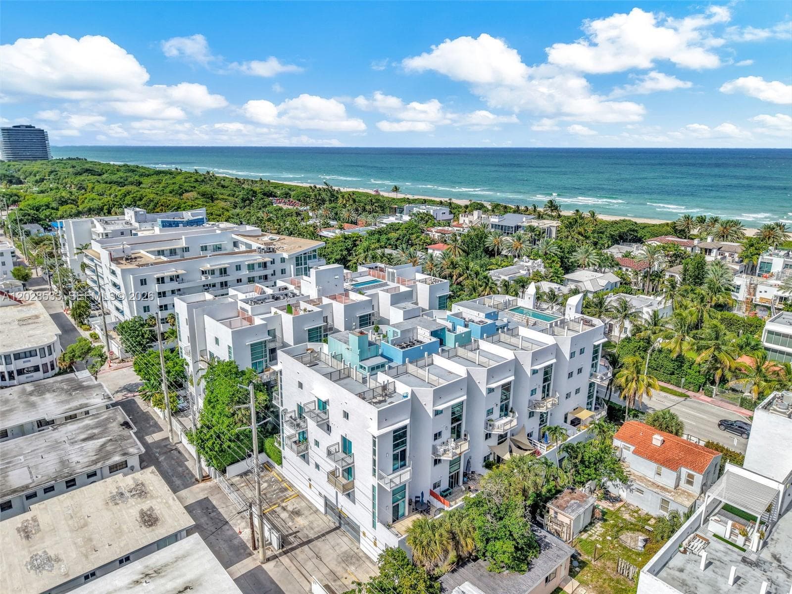 A12028533 — Miami Beach — 42