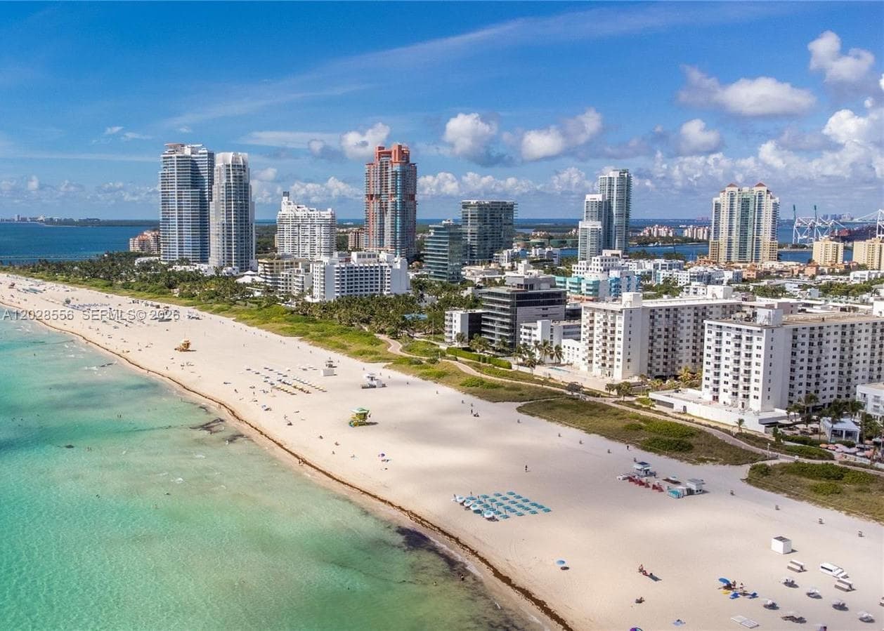 A12028556 — Miami Beach — 2