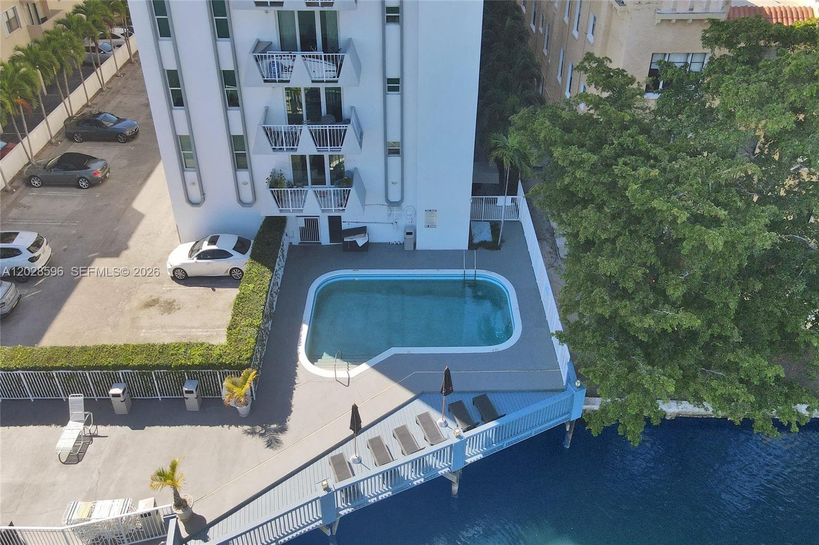 A12028596 — Miami Beach — 17