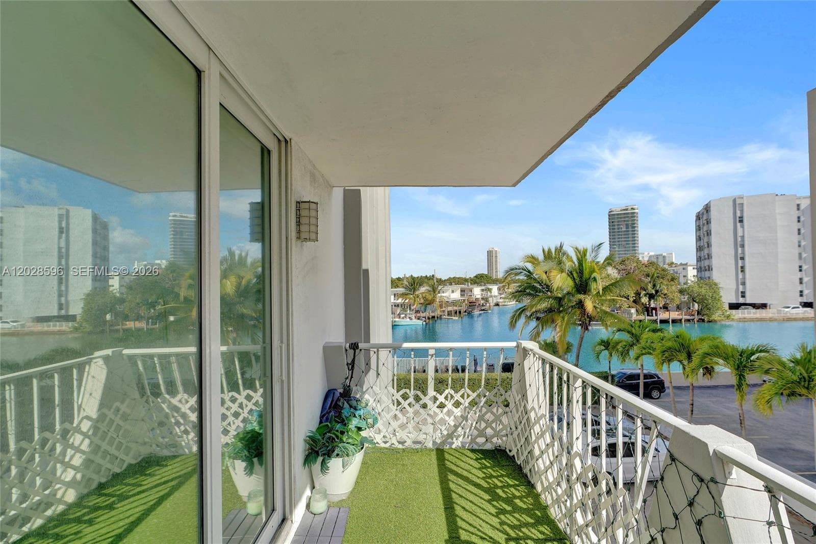 A12028596 — Miami Beach