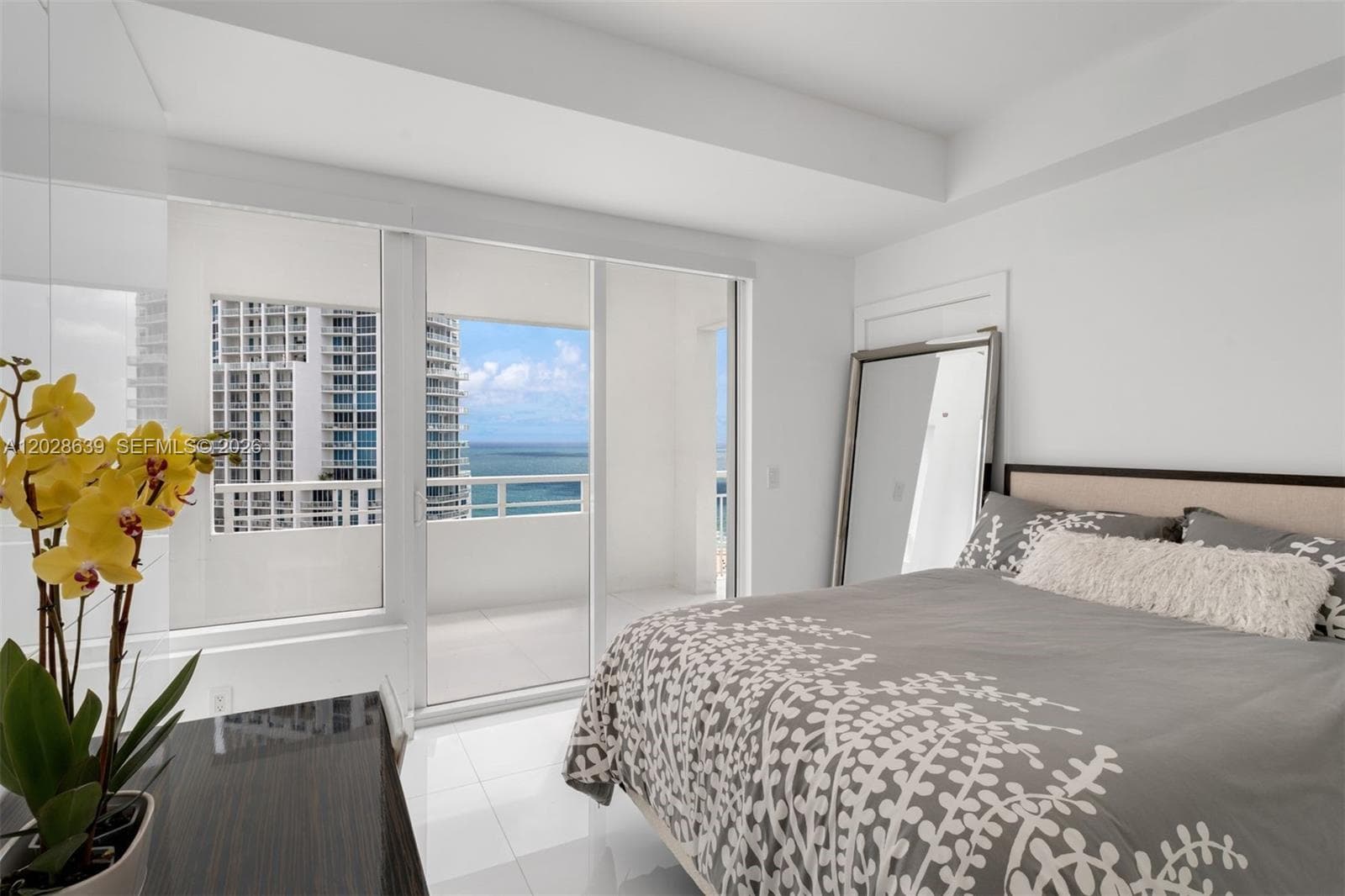 A12028639 — Miami Beach — 17