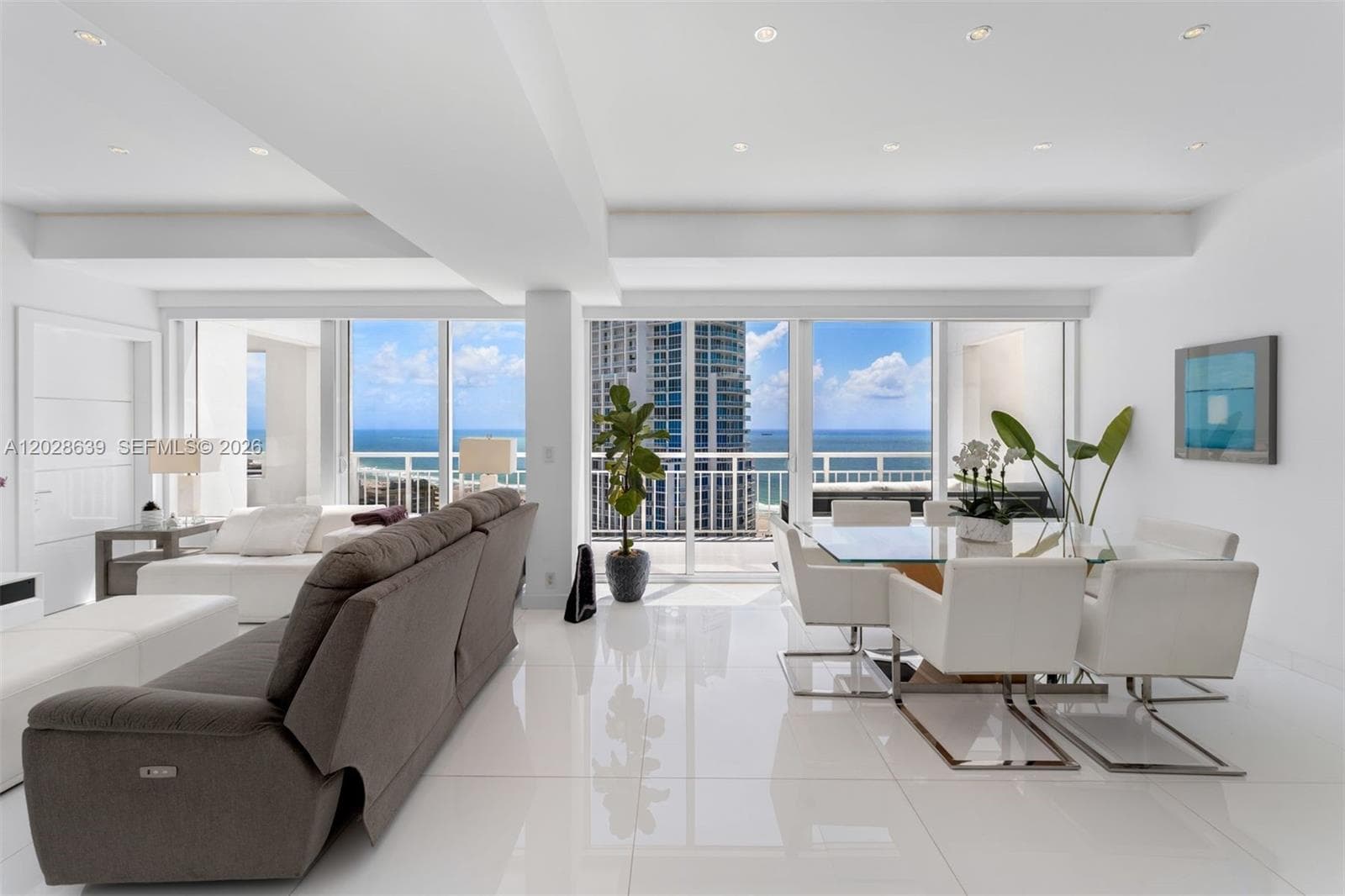 A12028639 — Miami Beach — 3