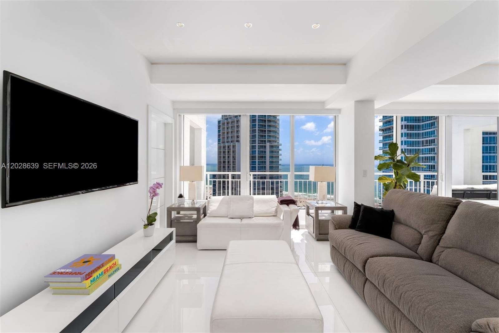 A12028639 — Miami Beach — 4